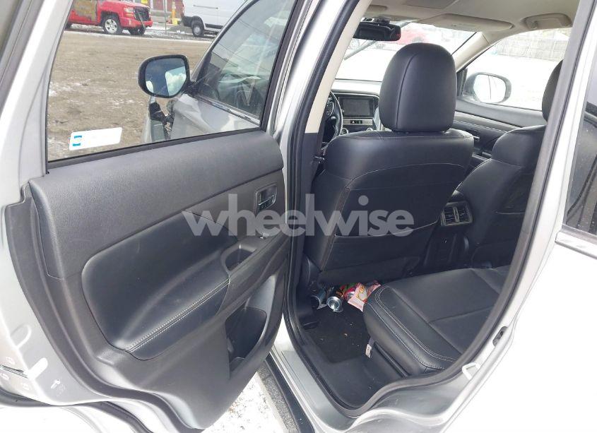 Photo 8 of 2019 Mitsubishi Outlander SEL (VIN JA4AZ3A38KZ039030)