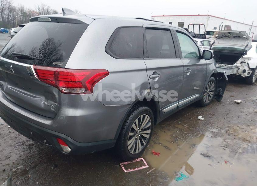 Photo 4 of 2019 Mitsubishi Outlander SE (VIN JA4AZ3A38KZ042008)