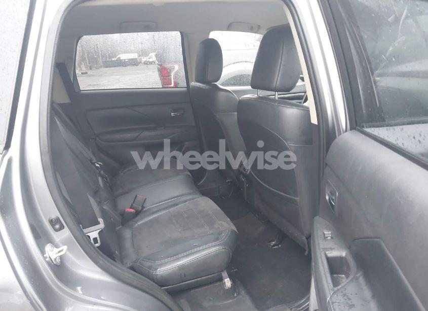 Photo 8 of 2019 Mitsubishi Outlander SE (VIN JA4AZ3A38KZ042008)