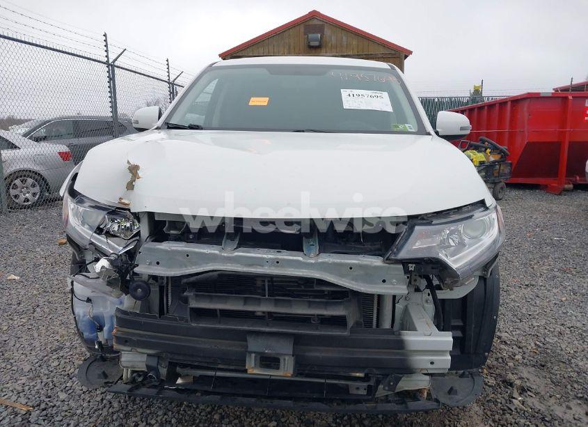 Photo 13 of 2019 Mitsubishi Outlander SE (VIN JA4AZ3A38KZ052036)