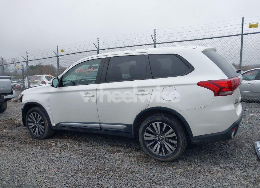 Photo 15 of 2019 Mitsubishi Outlander SE (VIN JA4AZ3A38KZ052036)