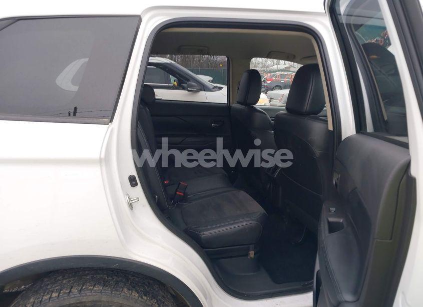 Photo 8 of 2019 Mitsubishi Outlander SE (VIN JA4AZ3A38KZ052036)