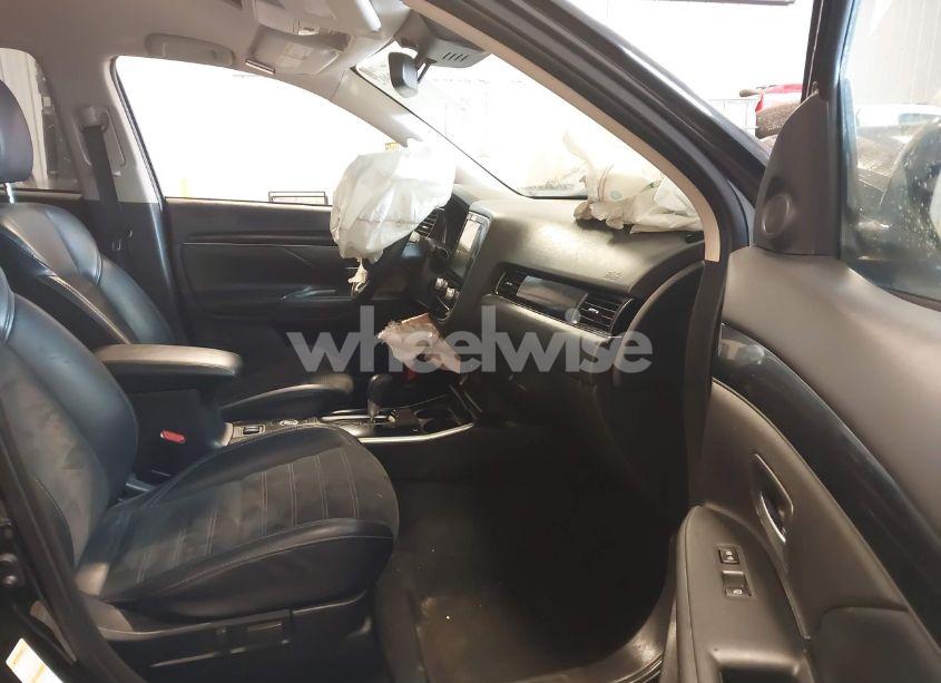 Photo 5 of 2020 Mitsubishi Outlander (VIN JA4AZ3A38LZ044388)