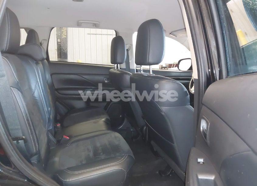 Photo 8 of 2020 Mitsubishi Outlander (VIN JA4AZ3A38LZ044388)