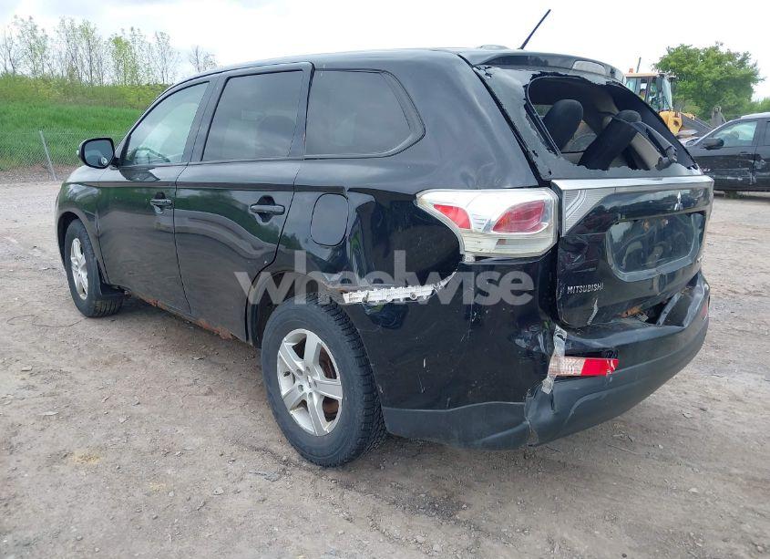 Photo 3 of 2014 Mitsubishi Outlander SE (VIN JA4AZ3A39EZ000175)
