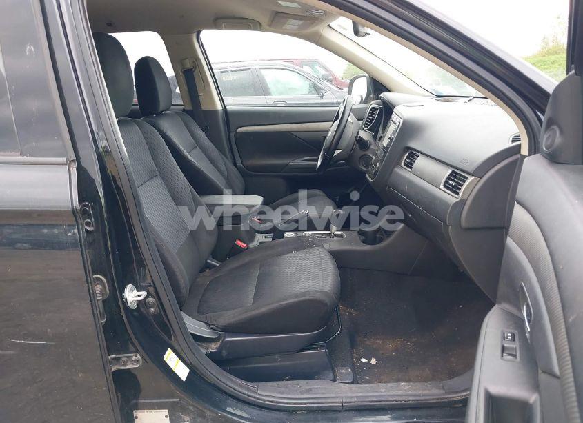 Photo 5 of 2014 Mitsubishi Outlander SE (VIN JA4AZ3A39EZ000175)