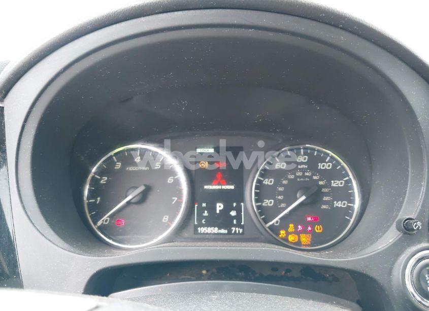 Photo 7 of 2014 Mitsubishi Outlander SE (VIN JA4AZ3A39EZ000175)