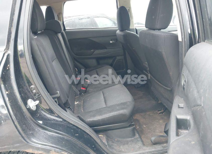 Photo 8 of 2014 Mitsubishi Outlander SE (VIN JA4AZ3A39EZ000175)