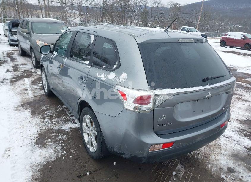 Photo 3 of 2014 Mitsubishi Outlander SE (VIN JA4AZ3A39EZ009409)