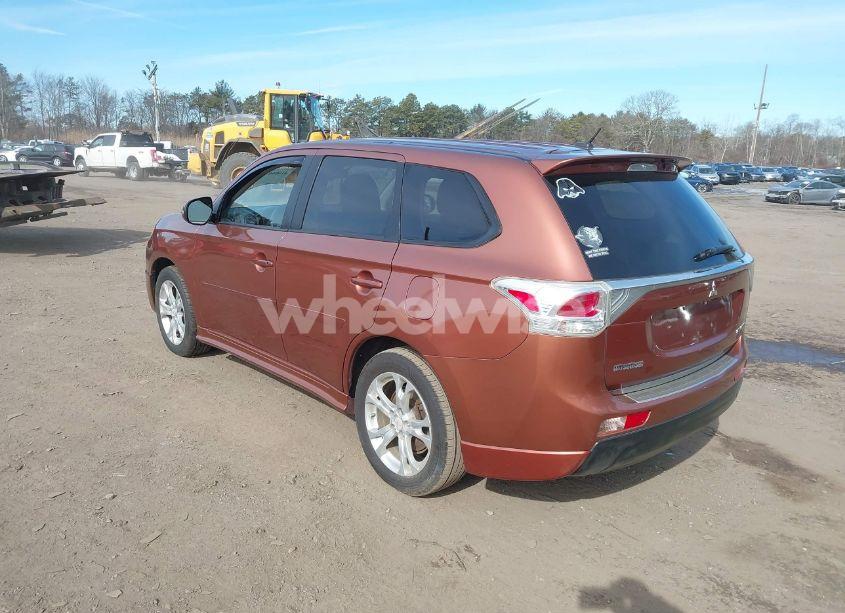 Photo 3 of 2014 Mitsubishi Outlander SE (VIN JA4AZ3A39EZ015923)