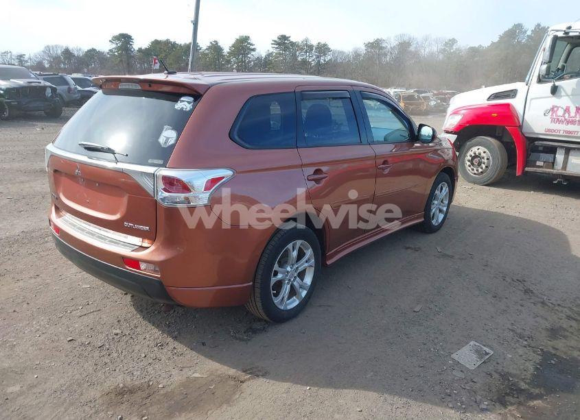 Photo 4 of 2014 Mitsubishi Outlander SE (VIN JA4AZ3A39EZ015923)