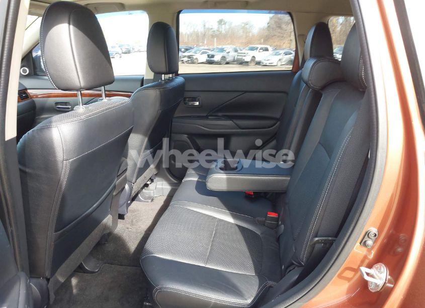 Photo 8 of 2014 Mitsubishi Outlander SE (VIN JA4AZ3A39EZ015923)