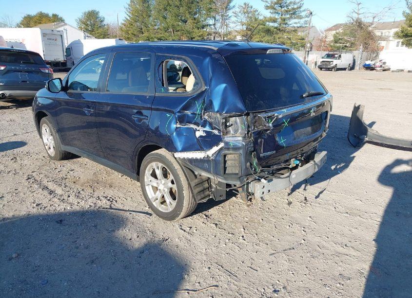 Photo 3 of 2014 Mitsubishi Outlander SE (VIN JA4AZ3A39EZ018420)