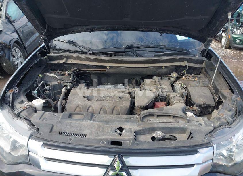 Photo 10 of 2015 Mitsubishi Outlander SE (VIN JA4AZ3A39FZ006754)