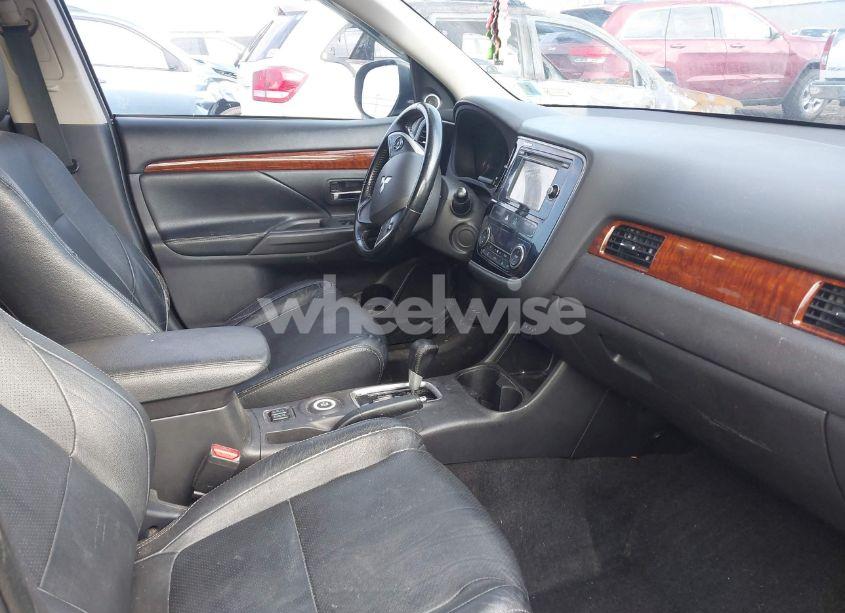 Photo 5 of 2015 Mitsubishi Outlander SE (VIN JA4AZ3A39FZ006754)