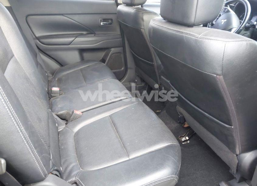 Photo 8 of 2015 Mitsubishi Outlander SE (VIN JA4AZ3A39FZ006754)