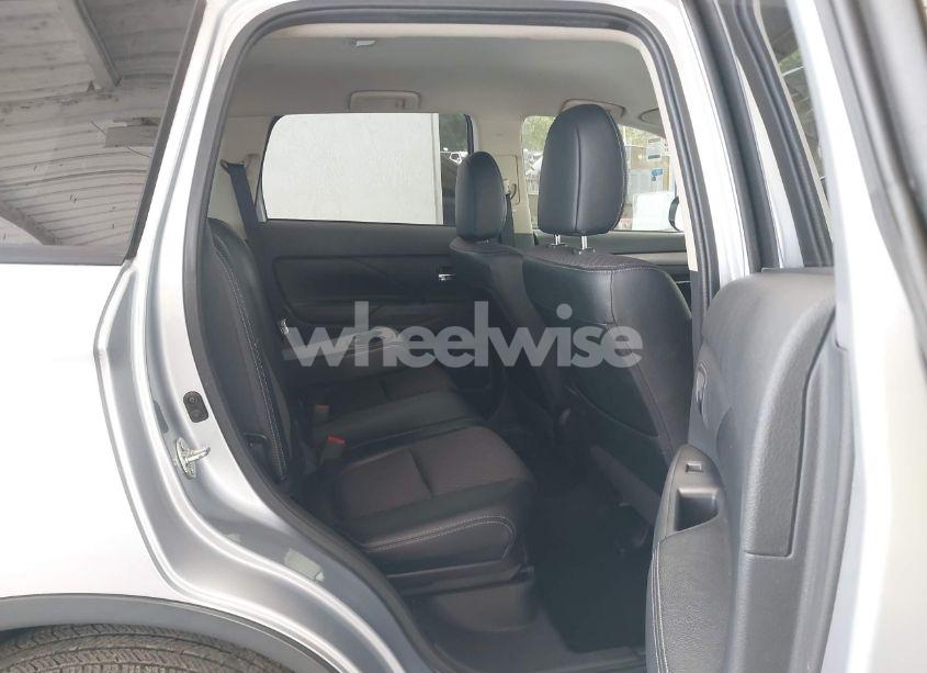 Photo 8 of 2015 Mitsubishi Outlander SE (VIN JA4AZ3A39FZ010819)