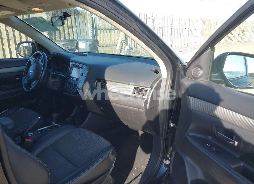 Photo 5 of 2015 Mitsubishi Outlander SE (VIN JA4AZ3A39FZ011159)