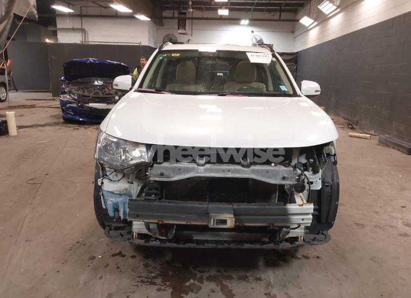 Photo 13 of 2015 Mitsubishi Outlander SE (VIN JA4AZ3A39FZ012490)