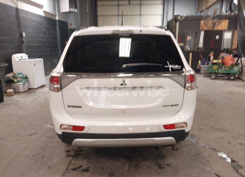 Photo 17 of 2015 Mitsubishi Outlander SE (VIN JA4AZ3A39FZ012490)