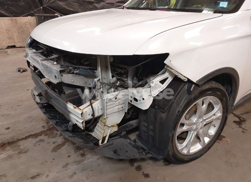 Photo 6 of 2015 Mitsubishi Outlander SE (VIN JA4AZ3A39FZ012490)