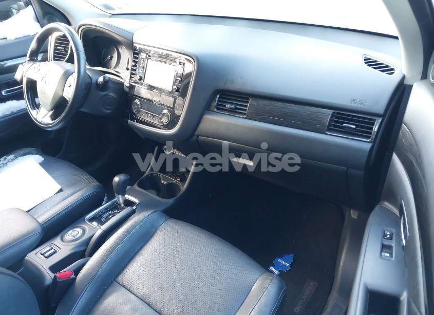 Photo 5 of 2016 Mitsubishi Outlander ES/SE/SEL (VIN JA4AZ3A39GZ016895)