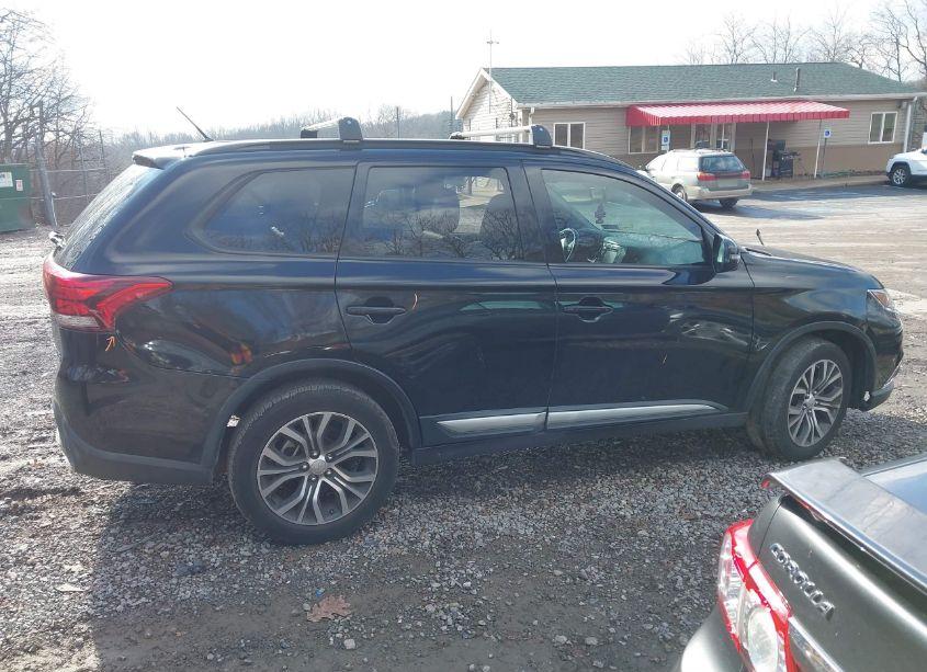 Photo 13 of 2016 Mitsubishi Outlander SEL (VIN JA4AZ3A39GZ036340)