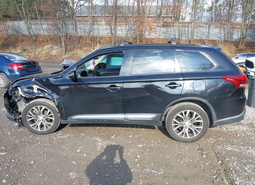 Photo 14 of 2016 Mitsubishi Outlander SEL (VIN JA4AZ3A39GZ036340)