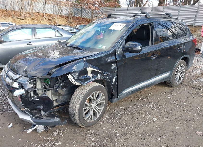 Photo 2 of 2016 Mitsubishi Outlander SEL (VIN JA4AZ3A39GZ036340)