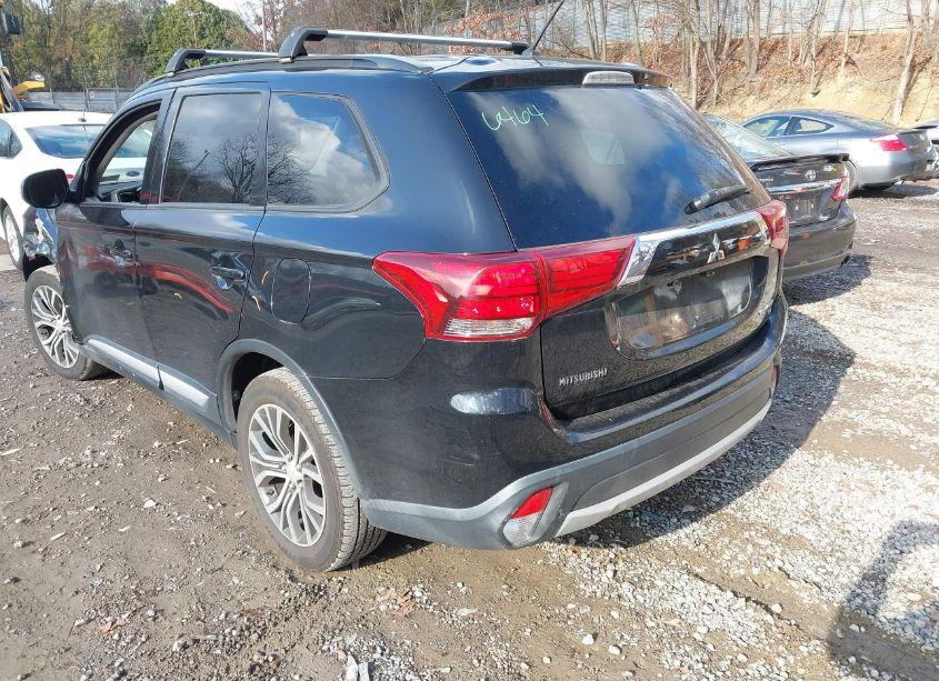 Photo 3 of 2016 Mitsubishi Outlander SEL (VIN JA4AZ3A39GZ036340)