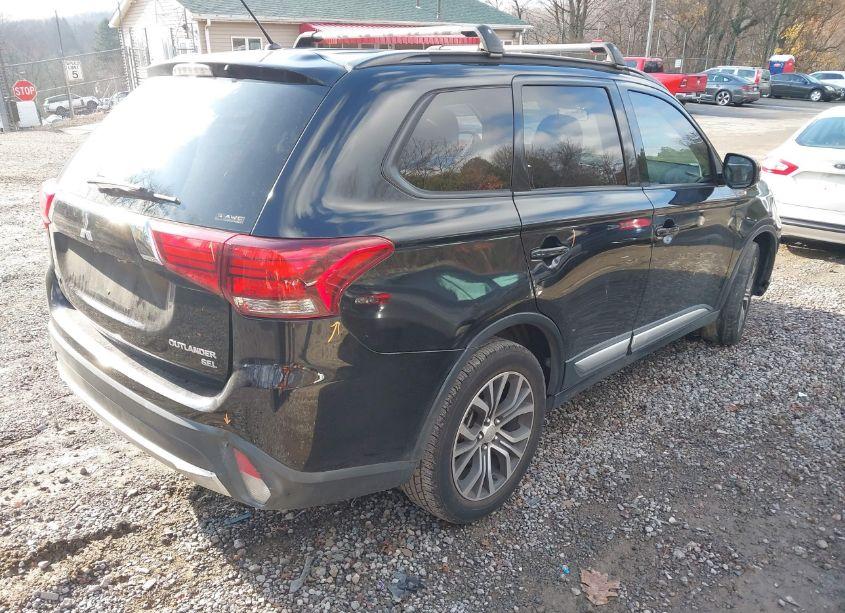 Photo 4 of 2016 Mitsubishi Outlander SEL (VIN JA4AZ3A39GZ036340)