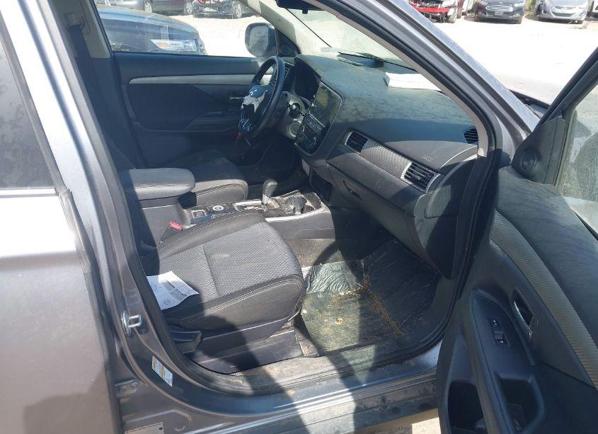 Photo 5 of 2017 Mitsubishi Outlander SE/SEL (VIN JA4AZ3A39HZ030779)
