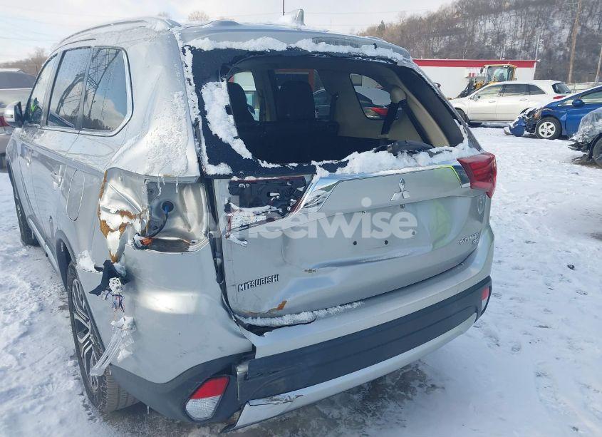 Photo 6 of 2018 Mitsubishi Outlander ES/LE/SE/SEL (VIN JA4AZ3A39JJ006387)