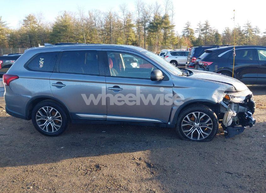 Photo 14 of 2018 Mitsubishi Outlander ES (VIN JA4AZ3A39JZ059222)
