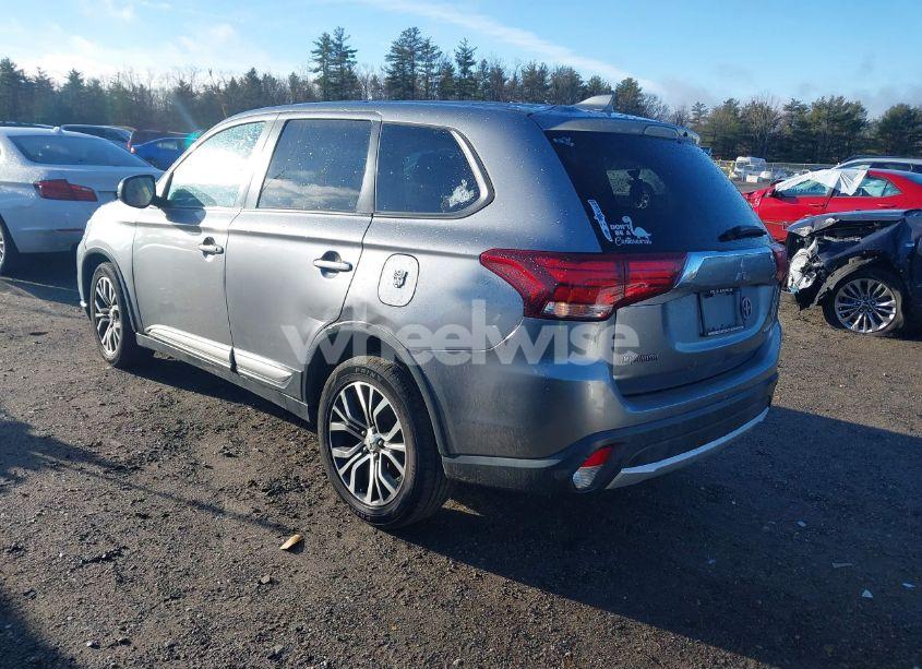 Photo 3 of 2018 Mitsubishi Outlander ES (VIN JA4AZ3A39JZ059222)