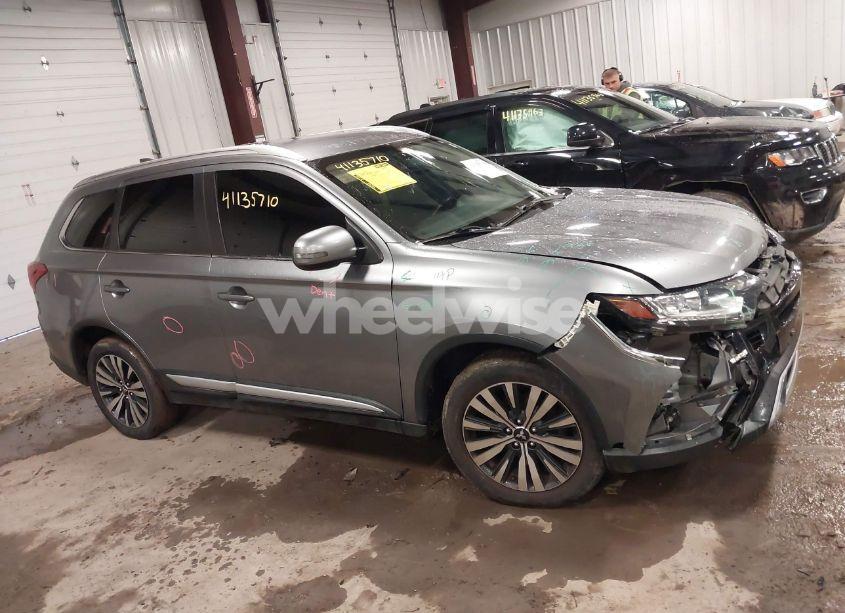 Photo 13 of 2019 Mitsubishi Outlander ES/LE/SE/SEL (VIN JA4AZ3A39KZ040459)