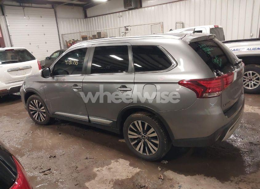Photo 14 of 2019 Mitsubishi Outlander ES/LE/SE/SEL (VIN JA4AZ3A39KZ040459)