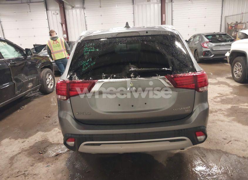 Photo 16 of 2019 Mitsubishi Outlander ES/LE/SE/SEL (VIN JA4AZ3A39KZ040459)