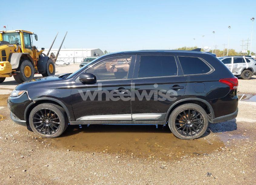 Photo 14 of 2019 Mitsubishi Outlander SE (VIN JA4AZ3A39KZ051123)