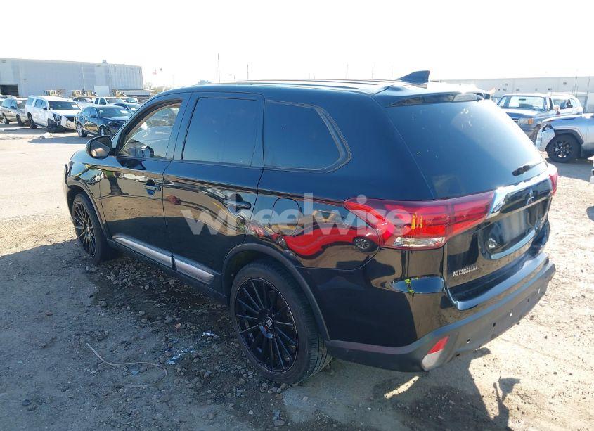 Photo 3 of 2019 Mitsubishi Outlander SE (VIN JA4AZ3A39KZ051123)