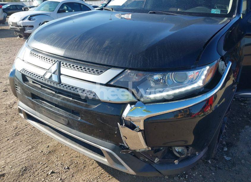 Photo 6 of 2019 Mitsubishi Outlander SE (VIN JA4AZ3A39KZ051123)