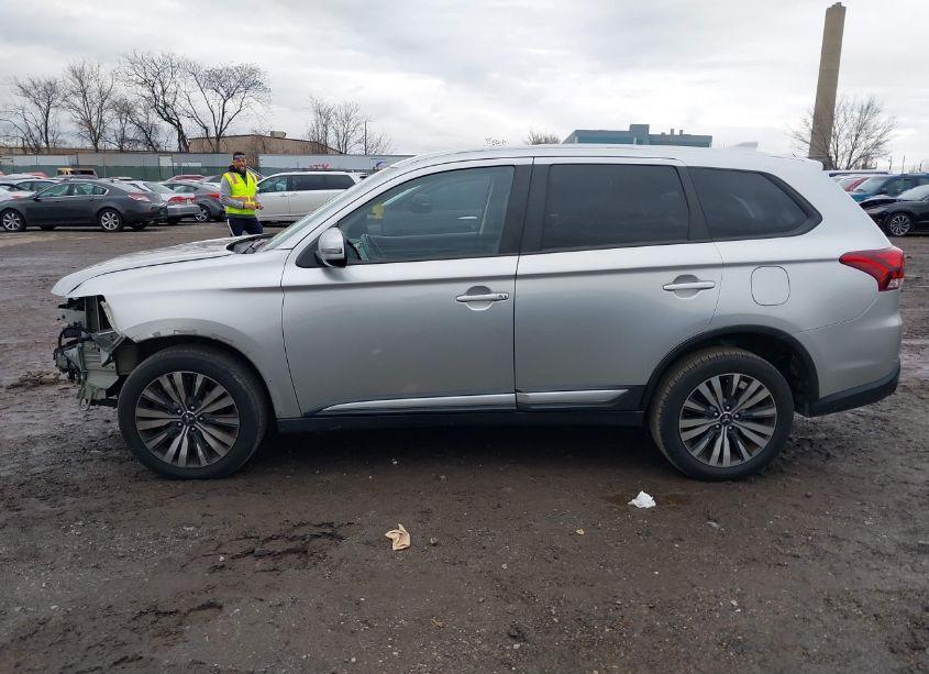 Photo 14 of 2020 Mitsubishi Outlander SE 2.4 (VIN JA4AZ3A39LZ004935)