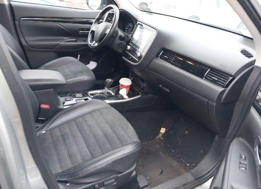 Photo 5 of 2020 Mitsubishi Outlander SE 2.4 (VIN JA4AZ3A39LZ004935)