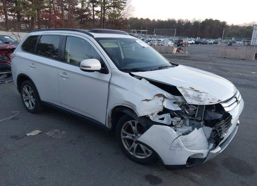 2015 Mitsubishi Outlander SE (VIN JA4AZ3A3XFZ009758) main photo
