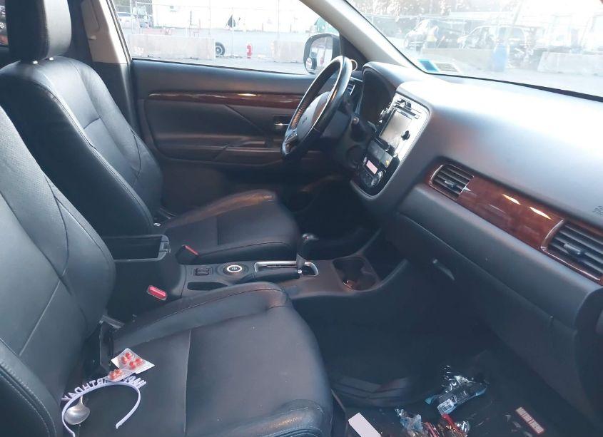 Photo 5 of 2015 Mitsubishi Outlander SE (VIN JA4AZ3A3XFZ009758)