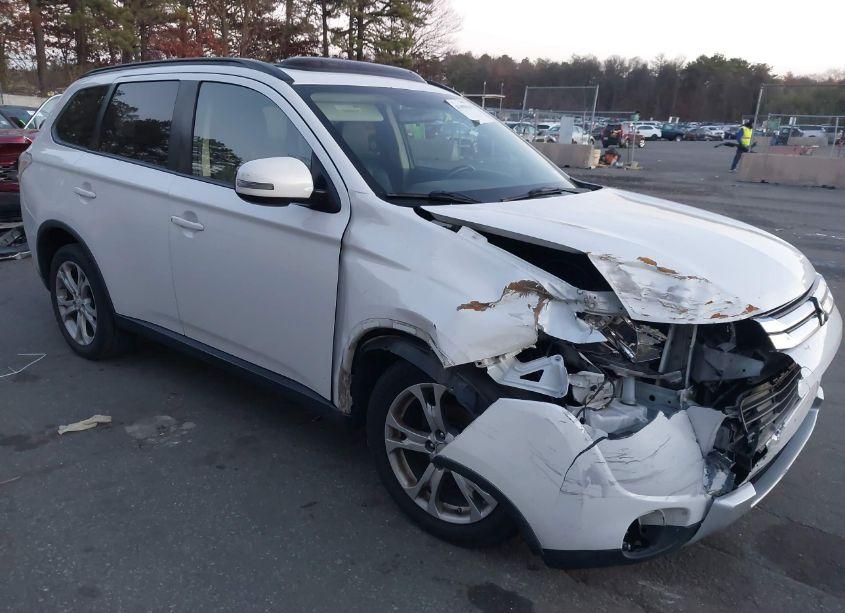 Photo 6 of 2015 Mitsubishi Outlander SE (VIN JA4AZ3A3XFZ009758)