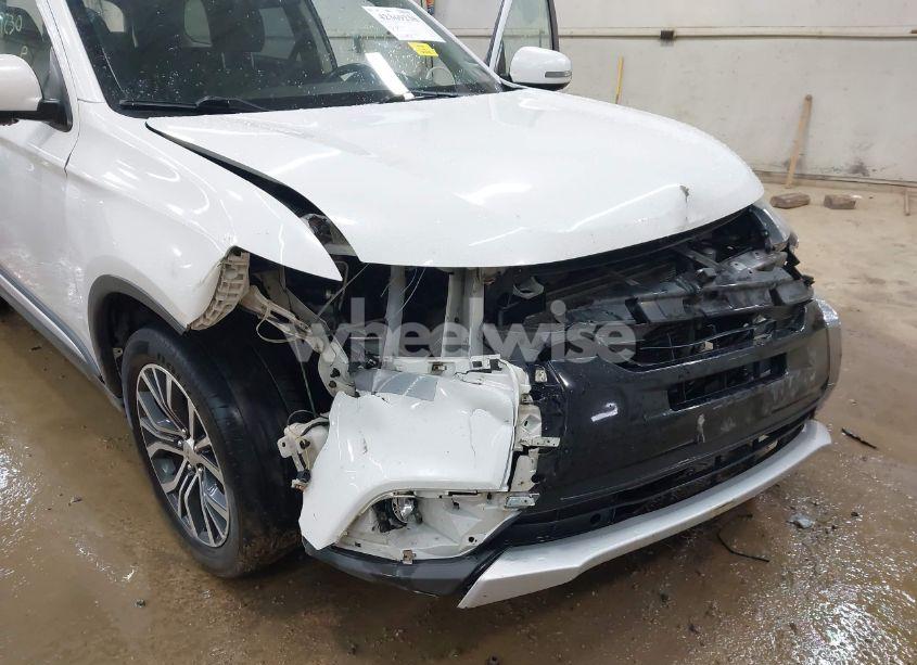 Photo 5 of 2016 Mitsubishi Outlander SE (VIN JA4AZ3A3XGZ013908)