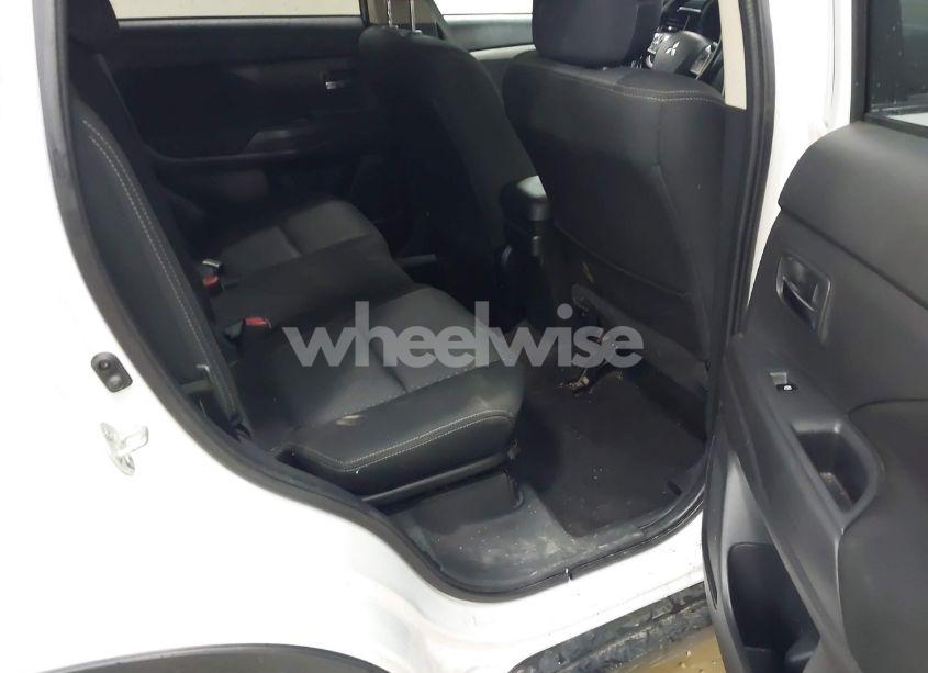 Photo 7 of 2016 Mitsubishi Outlander SE (VIN JA4AZ3A3XGZ013908)