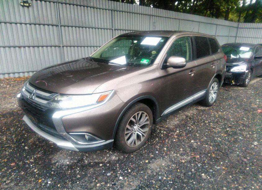 Photo 2 of 2016 Mitsubishi Outlander SE (VIN JA4AZ3A3XGZ064454)