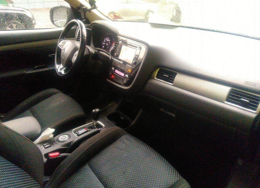 Photo 5 of 2016 Mitsubishi Outlander SE (VIN JA4AZ3A3XGZ064454)